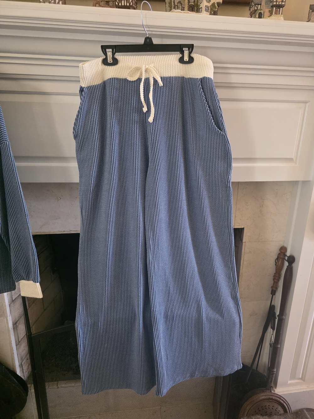 Zenana Outfitters Blue Wide-Leg Ribbed Two-Piece Set with Cream Trim - Picture 3 of 5